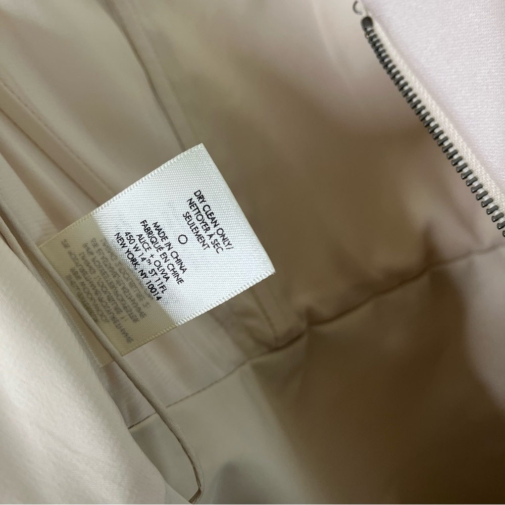 Alice + Olivia Duncan Strapless Peplum Top Pale Size 0 - Picture 7 of 7